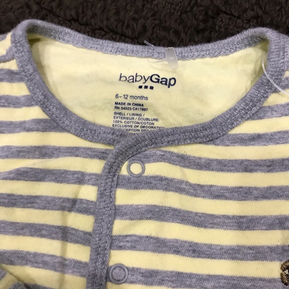Brand new BabyGap Shirt for baby - Picture 2 of 2